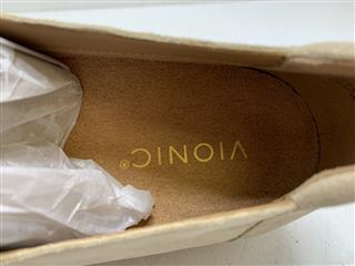 Vionic Uptown Mary Jane in Gold Size 10M Womens Chunky Platform Shoes